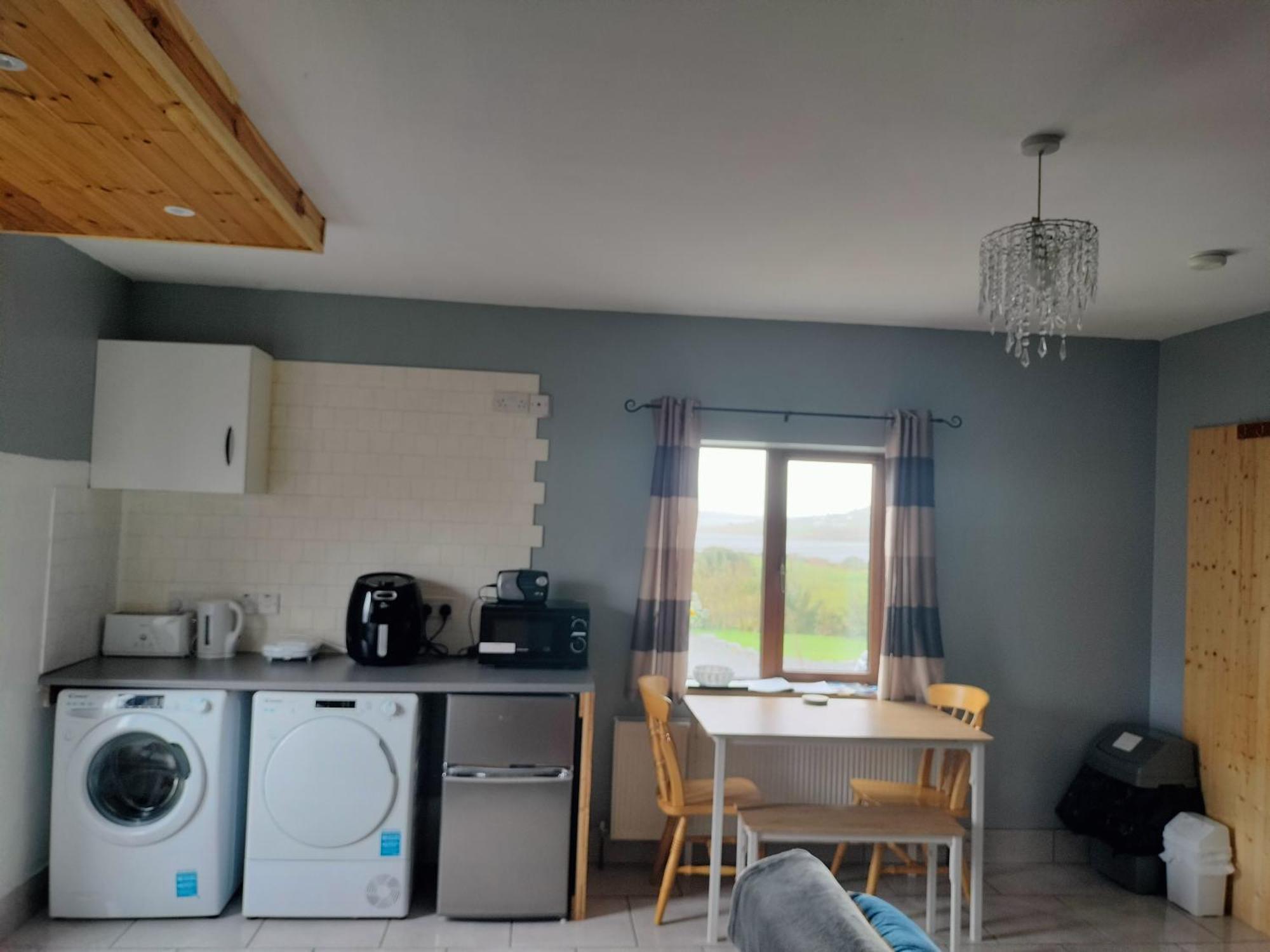 One Bedroom Apartment Achill Island Pets Allowed 韦斯特波特 外观 照片